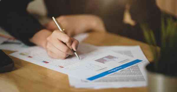 智能小宝机器人充电，智能小宝机器人充电怎么充