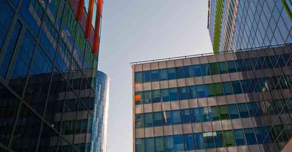 人工智能机器人和人谈恋爱