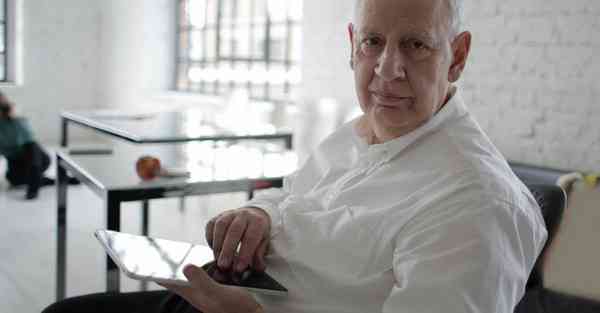 AI人工智能绘画描述词（AI人工智能绘画描述词男生）