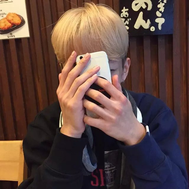 蒲静紫苑