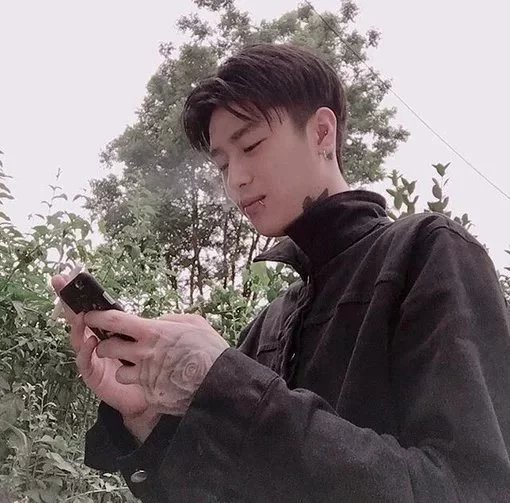 鲁荷瑗剑