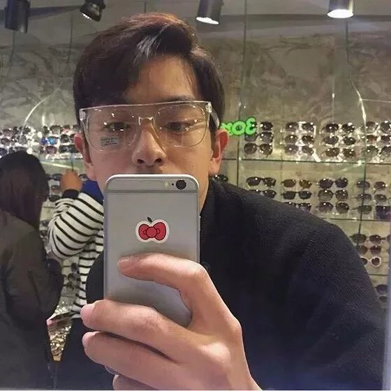 卢苛纨晨