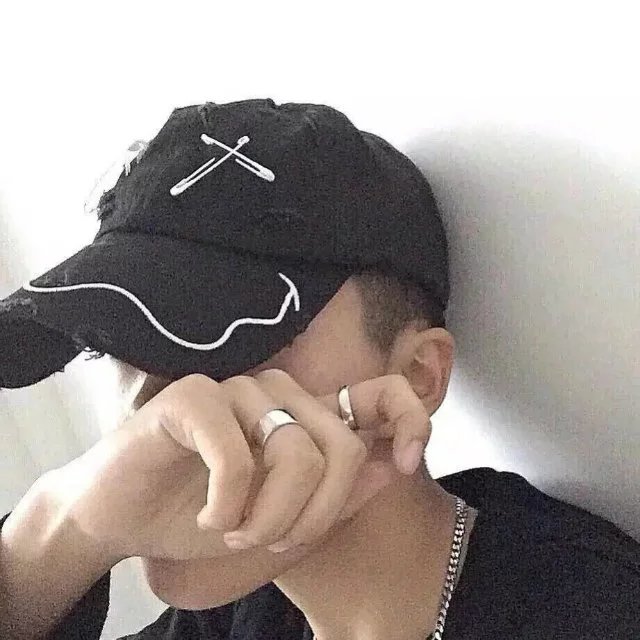 莘利艳霄
